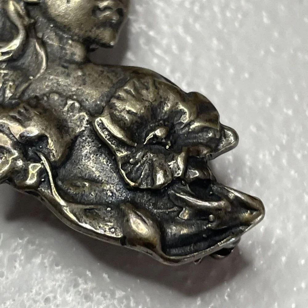 Vintage Art Nouveau Sterling Silver 925 Brooch Charm Pendant Girl Flowers Pretty